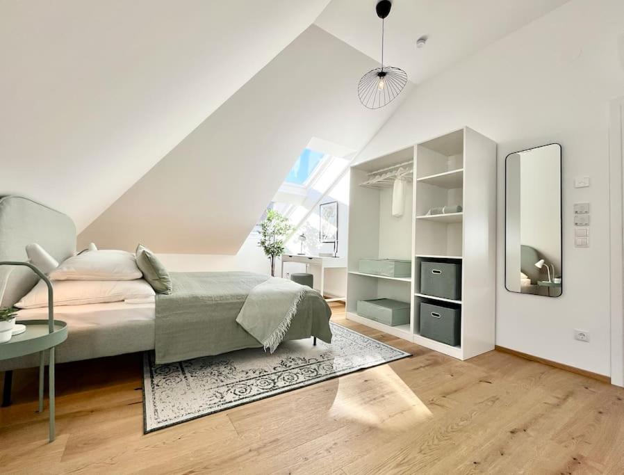 Orestaliving - Penthouse In 1020 Вена Экстерьер фото