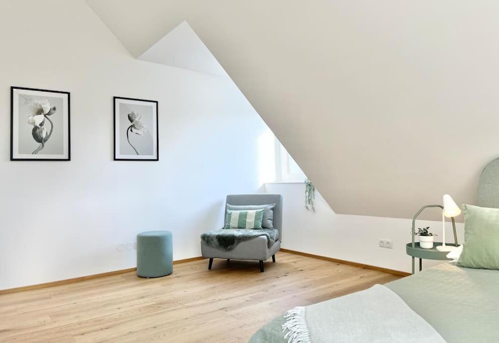 Orestaliving - Penthouse In 1020 Вена Экстерьер фото