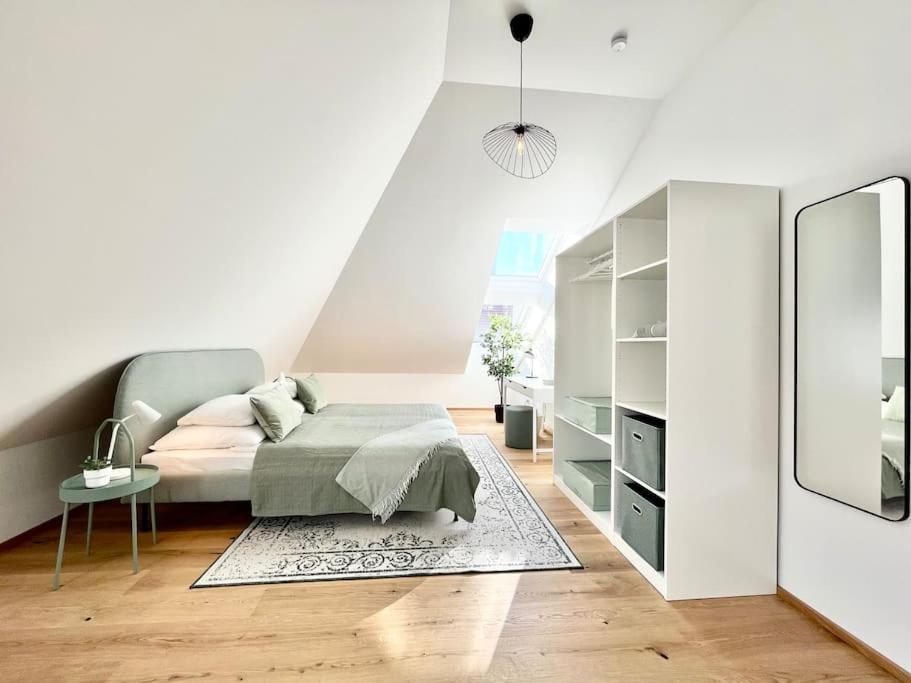 Orestaliving - Penthouse In 1020 Вена Экстерьер фото