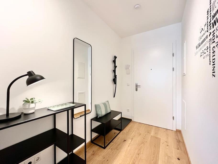 Orestaliving - Penthouse In 1020 Вена Экстерьер фото